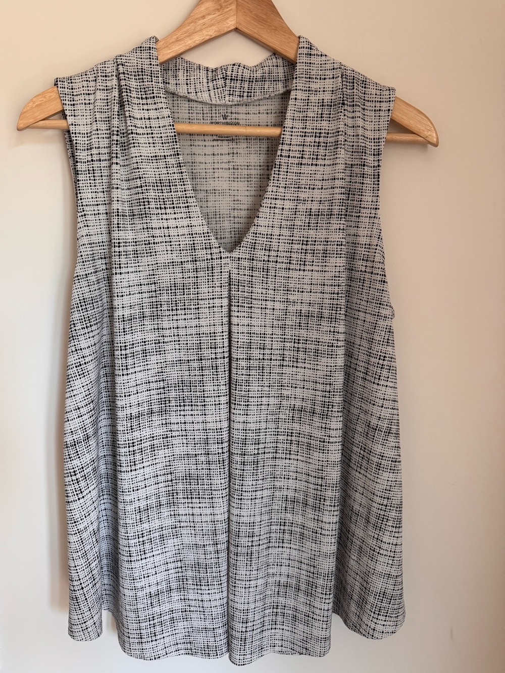 Worthington Sleeveless V-Neck Textured Plaid Tunic Top - Black & White - Size L